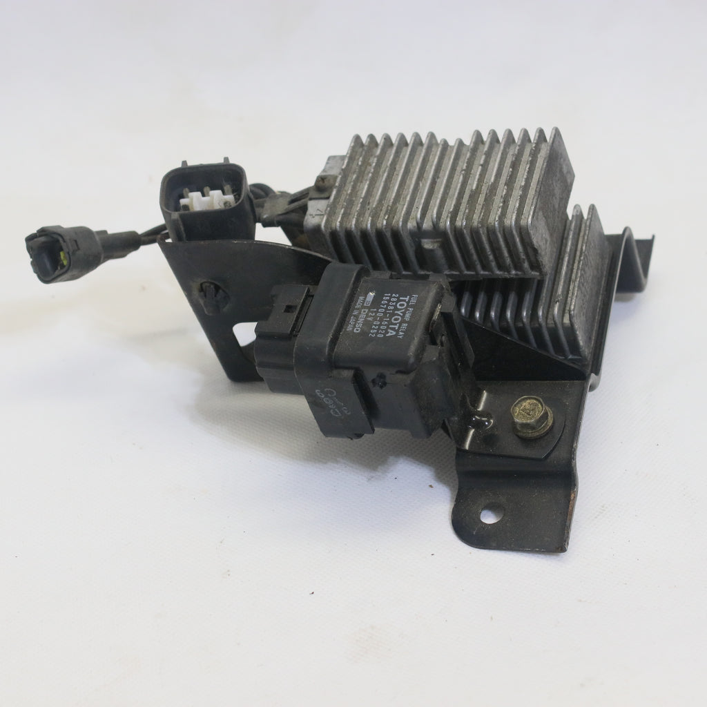Resistor Pack and Fuel Pump Relay - 23080-74020 / 28515-74100 / 28381-16020 Used